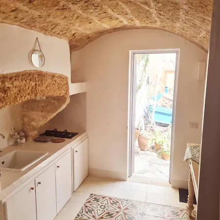La Casa Dei Bombi - Polline Matino